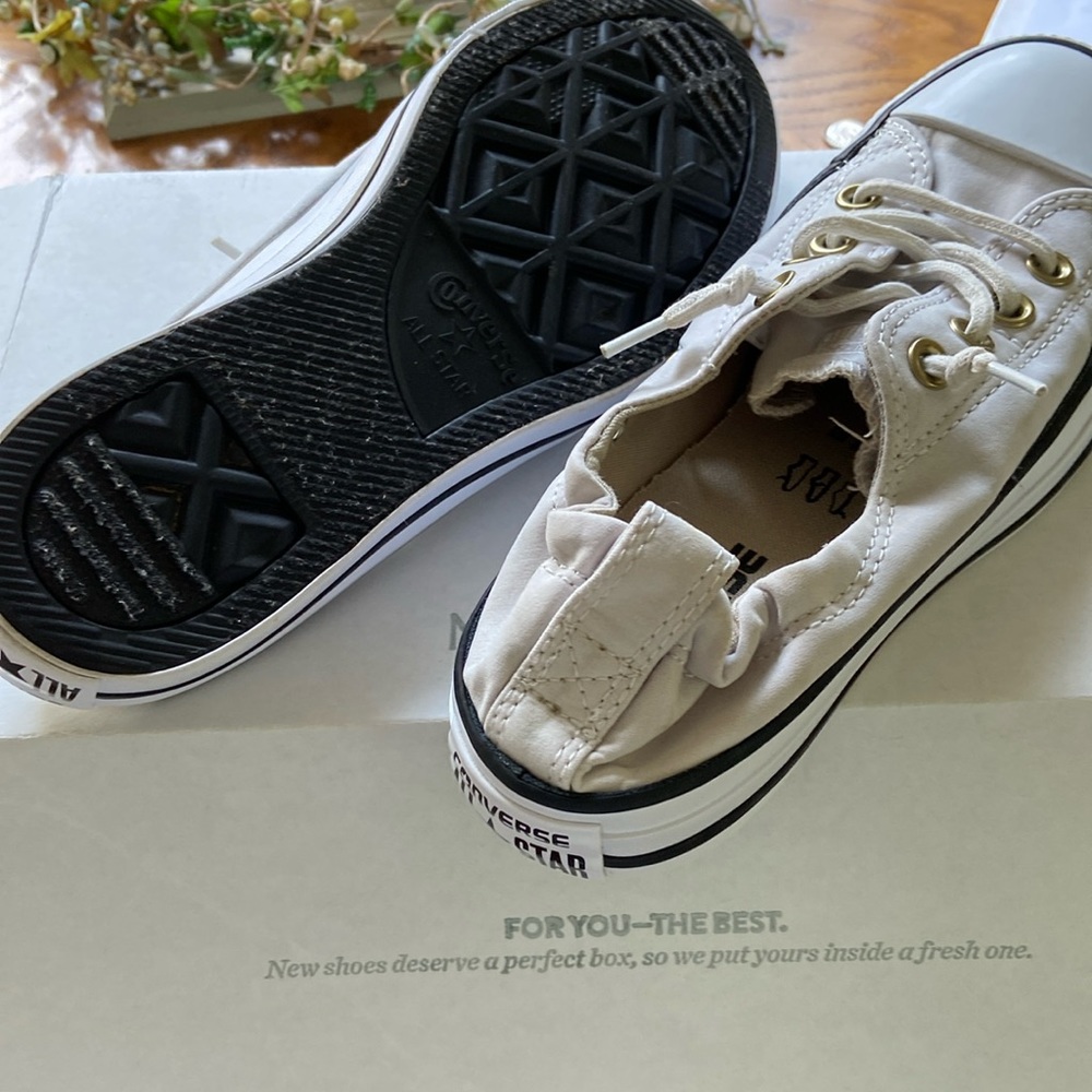 Converse shoes with box
